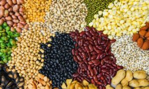 I cereali, come riso, pasta, e pane, rappresentano una fonte essenziale di carboidrati